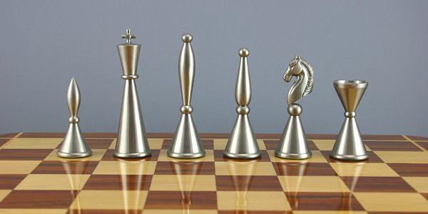 Где играть с живыми людьми в шахматы онлайн?